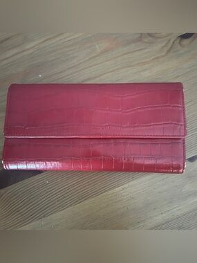 Neiman Marcus Croc-Embossed Red Women’s Fold-Over Clutch